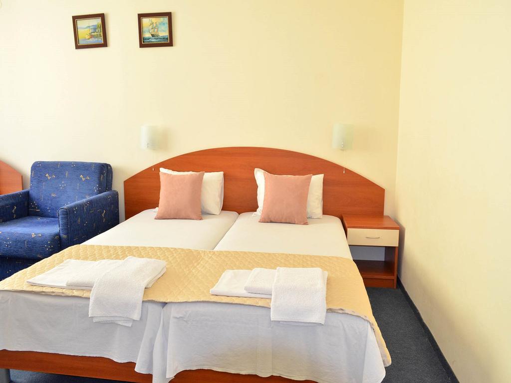 Family Hotel Diana Ahyolu Dış mekan fotoğraf